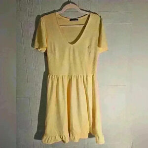 Mohito Yellow Short Sleeve V neck Mini Dress With Ruffle Hem Size L EUC